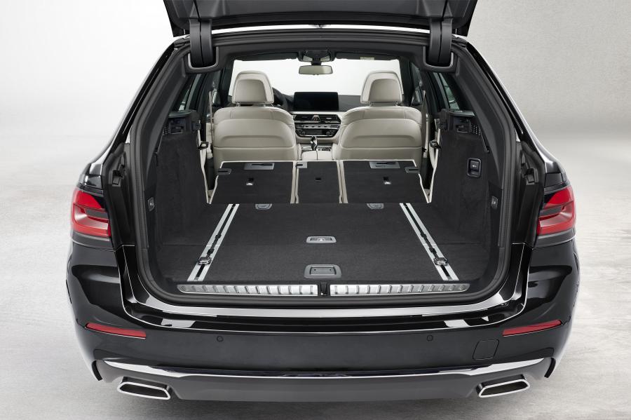 Багажник BMW 530i Touring Luxury Line (G31) 2020 года  (WW) (фото 37 из 73)